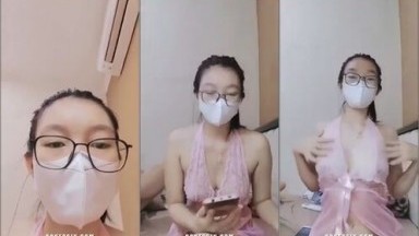 Bokep Toket Bulat Kak Mochi Cantik Host Kimcil Mango Barbar- Bokepsin