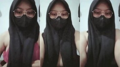 Bokep Indo Bokeh Xxx Viral Hijab Kacamata Mulai Beraksi Pamer Toket- Bokepsin
