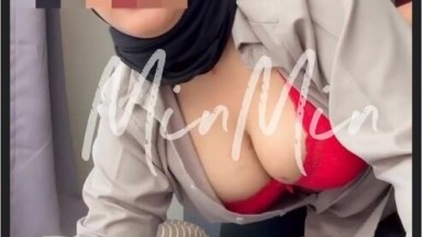 Bokep Jilbab - Tante MinMin Hijabers Semok Bohay Check-in di Hotel Viral