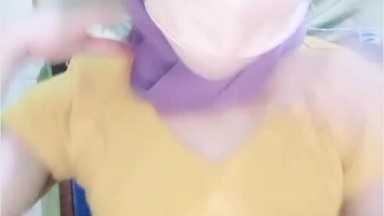 Bokep Jilbab - Ukhti Jilbab Ungu Lepas Beha show Payudara