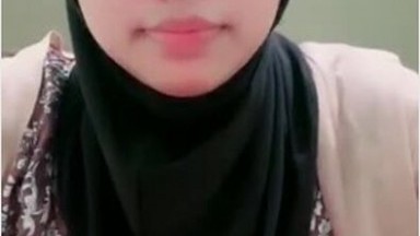 Bokep Jilbab - Miss Bi Ukhty Cakep Melet-melet