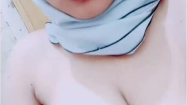 Bokep Jilbab - Adek Chubby Sange Omek